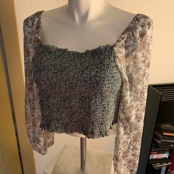 AEO Smocked Peasant Floral Top - Picture 3 of 3